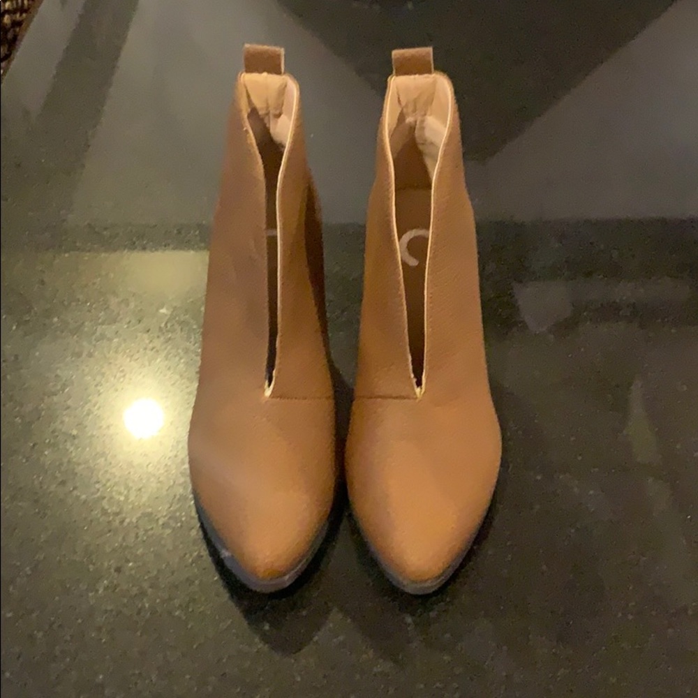 Never worn size 7 deep v ankle booties